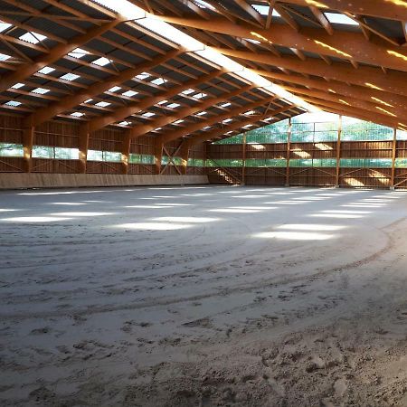 Gite Du Haras De Vales Moult Kültér fotó